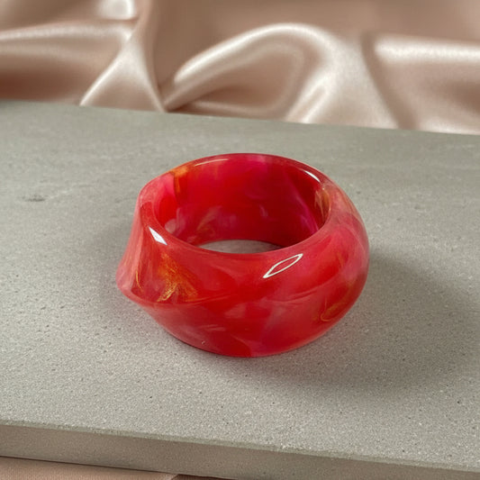 Luxe Swirl Bangle (red)